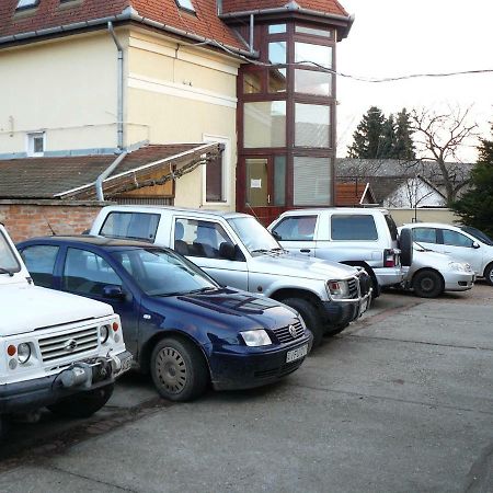 Torokszentmiklos Mo-Ha Panzio B&B 외부 사진