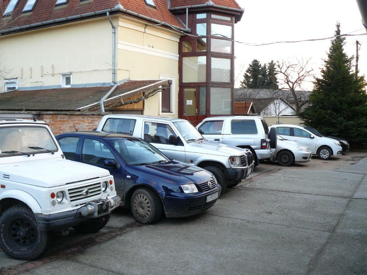 Torokszentmiklos Mo-Ha Panzio B&B 외부 사진